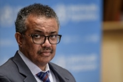 Direktur Jenderal WHO Tedros Adhanom Ghebreyesus menghadiri konferensi pers di tengah wabah COVID-19 di markas WHO di Jenewa Swiss, 3 Juli 2020. (Foto: Fabrice Coffrini via REUTERS)