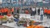 Penemuan barang pribadi penumpang dan serpihan pesawat Sriwijaya SJ182 yang jatuh di Laut Jawa pada 9 Januari 2021 dikumpulkan di Pelabuhan Tanjung Priok. (VOA/Indra Yoga)