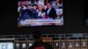 Izveštavanje nacionalnih televizijskih mreža o pokušaju atentata na Donalda Trampa (Foto: AP/Matt Rourke)