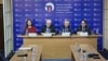 Učesnici tribine u Medija centru (Foto: VOA)