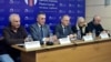 Učesnici okruklog stola „Ekonomski razvoj za Srbe na Kosovu“ sa leva na desno: Nenad Radosavljević, Nenad Rašić, Besnik Bisljimi, Gordana Đorić, Aleksandar Stojanović