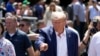 Mantan Presiden AS Donald Trump mengunjungi Iowa State Fair di Des Moines, Iowa, pada 12 Agustus 2023. (Foto: AP/Charlie Neibergall)