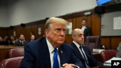 VaDonald Trump vari mudare muNew York musi wa April 22, 2024.