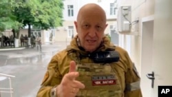 Nan foto sa a ke Sevis Lapres Prigozhin nan distribye bay lapres, Yevgeny Prigozhin, pdg Wagner Gwoup la anrejistre yon videyo nan Rostov-on-Don, Larisi, 24 Jyen 2023.