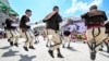 Мајсторијата на професионалните играорци од групата „Танец“ во изведбата на познатото македонско оро „Тешкото“ речиси никого не оставија рамнодушен