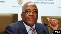 Aaron Motsoaledi