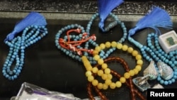 ILUSTRASI - Tasbih khusus diluncurkan untuk membantu mereka yang sedang melakukan perjalanan spiritual haji maupun umrah, sekaligus mematuhi langkah-langkah menciptakan ibadah yang lebih sehat.