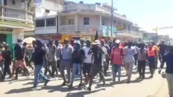 Manifestan Okap Pran Lari pou Egzije Enstalasyon Konsèy Prezidansyèl Pati Pitit Dessalines nan 