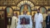 Misa untuk mengenang wartawan Al Jazeera, Shireen Abu Akleh, yang tewas ditembak ketika meliput penyerbuan pasukan militer Israel ke Jenin pada 11 Mei 2022, digelar di sebuah gereja di Beit Hanina di Yerusalem, pada 7 Mei 2023. (Foto: AP/Mahmoud Illean)