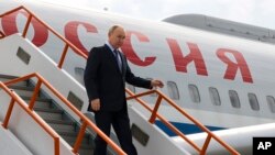 Путин одлучил да потпише сеопфатен договор за стратешко партнерство со севернокорејскиот лидер Ким Џонг Ун за време на неговата дводневна посета, пренесе руската новинска агенција ТАСС. 