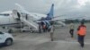 Pesawat maskapai Trigana Air yang ditembaki oleh orang tak dikenal di Bandara Nop Goliat Dekat, Kabupaten Yahukimo, Provinsi Papua Pegunungan, Sabtu, 11 Maret 2023. (Courtesy: Polda Papua)