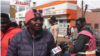 Un jeune Camerounais s’exprime sur la hausse du prix de la carte nationale d’identité à Yaoundé le 24 juin 2024 (Emmanuel Jules Ntap / VOA)