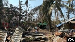 ရိုဟင်ဂျာအများစုနေထိုင်တဲ့ စစ်တွေမြို့နယ် သဲချောင်းကျေးရွာလည်း အပျက်အစီးများခဲ့