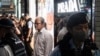 Polisi Hong Kong Tangkap Seniman Jelang Peringatan Tragedi Tiananmen Square 