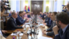 Razgovori predstavnika vlasti i opozicije o izbornim uslovima u Skupštini Srbije (screenshot)