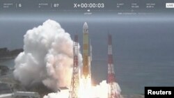 지난달 30일 일본 규슈 남부 다네가시마 우주센터에서 우주항공연구개발기구(JAXA)가 개발한 지구 관측위성 ‘다이치 4호’가 H3 3호기 로켓에 실려 발사되고 있다.