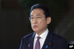 지난 21일 기시다 후미오 일본 총리가 도쿄 총리 관저에서 북한의 군사정찰위성 발사에 관한 입장을 밝히고 있다.