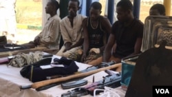 Wasu 'yan bindiga da suka ajiya makamansu