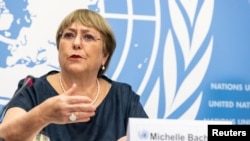 Kepala urusan HAM PBB Michelle Bachelet,di Jenewa, Swiss, 25 Agustus 2022. (Foto: REUTERS/Pierre Albouy)