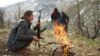 یکی از جنگجویان زن حزب کارگران کردستان (PKK) در شمال عراق (تصویر از آرشیف صدای امریکا)‌