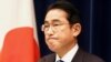 Perdana Menteri Jepang Fumio Kishida berbicara di hadapan para awak media di kediaman resminya di Tokyo, pada 10 Desember 2022. (Foto: Pool via AP/Yoshikazu Tsuno)