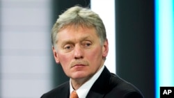ARHIVA - Portparol Kremlja Dmitrij Peskov (Foto: AP/Alexander Zemlianichenko)