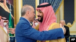 دیدار ولیعهد عربستان سعودی و رییس‌جمهور ترکیه در عربستان سعودی