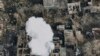Asap mengepul setelah serangan Rusia di pinggiran Bakhmut, Ukraina, Selasa, 27 Desember 2022. (Foto: AP/Libkos)