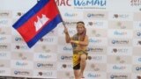 គ្រូក្បាច់គុនល្បុកត្តោលោក​ សាន គឹមស៊ាន ​ជា​អ្នក​ចង​ក្រង​ក្បាច់​គុន​ល្បុក្កតោ​នេះ​ឡើង​វិញ​មួយ​រូប។ (រូបថត​ផ្តល់ឱ្យ​)