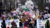 Demonstranti ispred Kapitola savezne države Viskonsin koji podržavaju poništenje skoro potpune zabrane abortusa u Medisonu, u Viskonsinu, 22. januar 2023. (Foto: AP/Morry Gash)