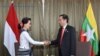 Penasihat Negara Myanmar Aung San Suu Kyi bertemu dengan Presiden Indonesia Joko Widodo di sela-sela KTT ASAN di Manila, Filipina pada 29 April 2017. (Foto: Courtesy)