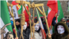 Sejumlah warga Iran melakukan protes atas hukuman eksekusi yang sering kali dijatuhkan pemerintah sebagai ilustrasi. Komisi AS untuk Kebebasan Beragama Internasional (USCIRF) mengecam eksekusi terhadap dua orang Iran yang divonis bersalah melakukan penistaan agama. (Foto: VOA)