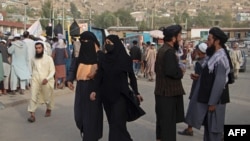  صوبے بدخشاں میں فیض آباد کی ایک سڑک کا ایک منظر فائل فوٹو: 