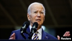 FILE - Presiden AS Joe Biden sat menyampaikan pidato tentang agenda ekonominya di Prince George's Community College di Largo, Maryland, AS 14 September 2023. (REUTERS/Jonathan Ernst)
