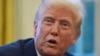 Prezidan Donald Trump pran la pawol pandan li siyen dekre prezidansyel nan Biwo Oval Lamezonblanch la, 30 Janvye, 2025. 