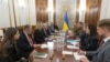 Кит Келлог проводит переговоры с украинскими официальными лицами. Киев, 19 февраля 2025 г. 