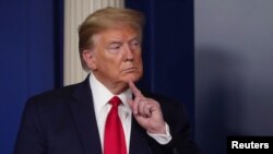Predsednik Amerike Donald Tramp na dnevnom brifingu o koronavirusu (Foto: Rojters/Jonathan Ernst)