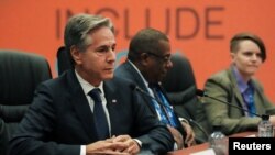 Состанокот, кој траеше околу 20 минути, не беше претходно најавен во официјалниот распоред на Блинкен. 