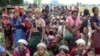 ကရင်ပြည်နယ်အတွင်း တိုက်ပွဲများကြောင့် အိုးအိမ်စွန့်ခွာ ထွက်ပြေးနေရတဲ့ ကရင်တိုင်းရင်းသားဒုက္ခသည်များ။ (ဖေဖော်ဝါရီ ၁၂၊ ၂၀၁၃)