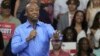 Senator AS Tim Scott dari South Carolina (fraksi Republik), mengumumkan pencapresannya di North Charleston, S.C., hari Senin (22/5). 