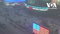 У Нью-Йорку святкують перший сніг. Відео