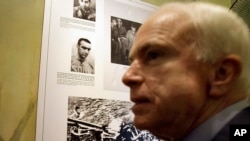 Sanata John McCain tsohon soja wanda sojojin vietnam suka cafke suka kuma tsareshi har na tsawon shekaru biyar da rabi