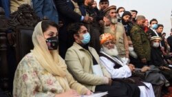 اپوزیشن جماعتیں وزیرِ اعظم عمران خان کے خلاف تحریکِ عدم اعتماد لانے پر غور کر رہی ہیں۔