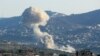 Asap membubung di lokasi serangan udara Israel di Desa Kfar Kila, di selatan Lebanon, Selasa, 6 Agustus 2024. (Foto: Rabih Daher/AFP)