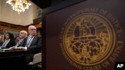 „Секое заложба кон израелското повлекување од Западниот Брег и Газа бара разгледување на многу реалните безбедносни потреби на Израел“, изјави претставникот од САД