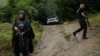 Српското апсење на тројца косовски полицајци предизвика нов спор