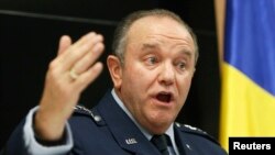Архівне фото. Генерал США Філіп Брідлав, Верховний командувач Об'єднаних сил НАТО в Європі під час пресконференції в Києві 26 листопада 2014 р. Фото: REUTERS/Valentyn Ogirenko
