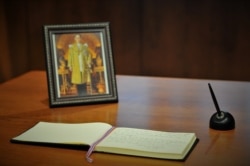 Vice President Joe Biden signed a book of condolences at the Thai Embassy in Washington, D.C. to mourn the passing of Thai King Bhumibol Adulyadej on October 18, 2016.