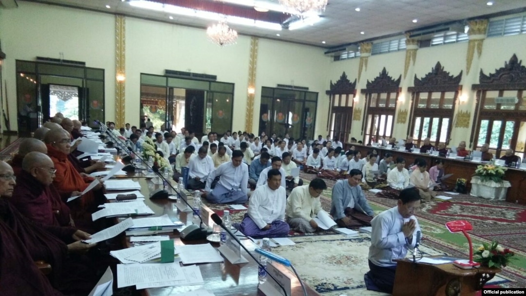 ဇူလိုင်လ ၁၃ရက်နဲ့ ၁၄ရက် ကျင်းပနေတဲ့ နိုင်ငံတော် သံဃ မဟာနာယကအဖွဲ့ (မဟန) ၄၇ပါးစုံညီ အစည်းအဝေး။ သတင်းဓာတ်ပုံ -သာသနာရေးဝန်ကြီး သူရဦးအောင်ကို