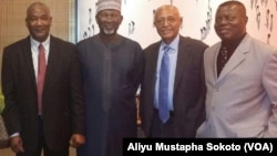 Tsohon Shugaban Hukumar Zabe Farfesa Attahiru Jega na biyu daga hannun hagu da Shugabanin Sashin Hausa Na VOA